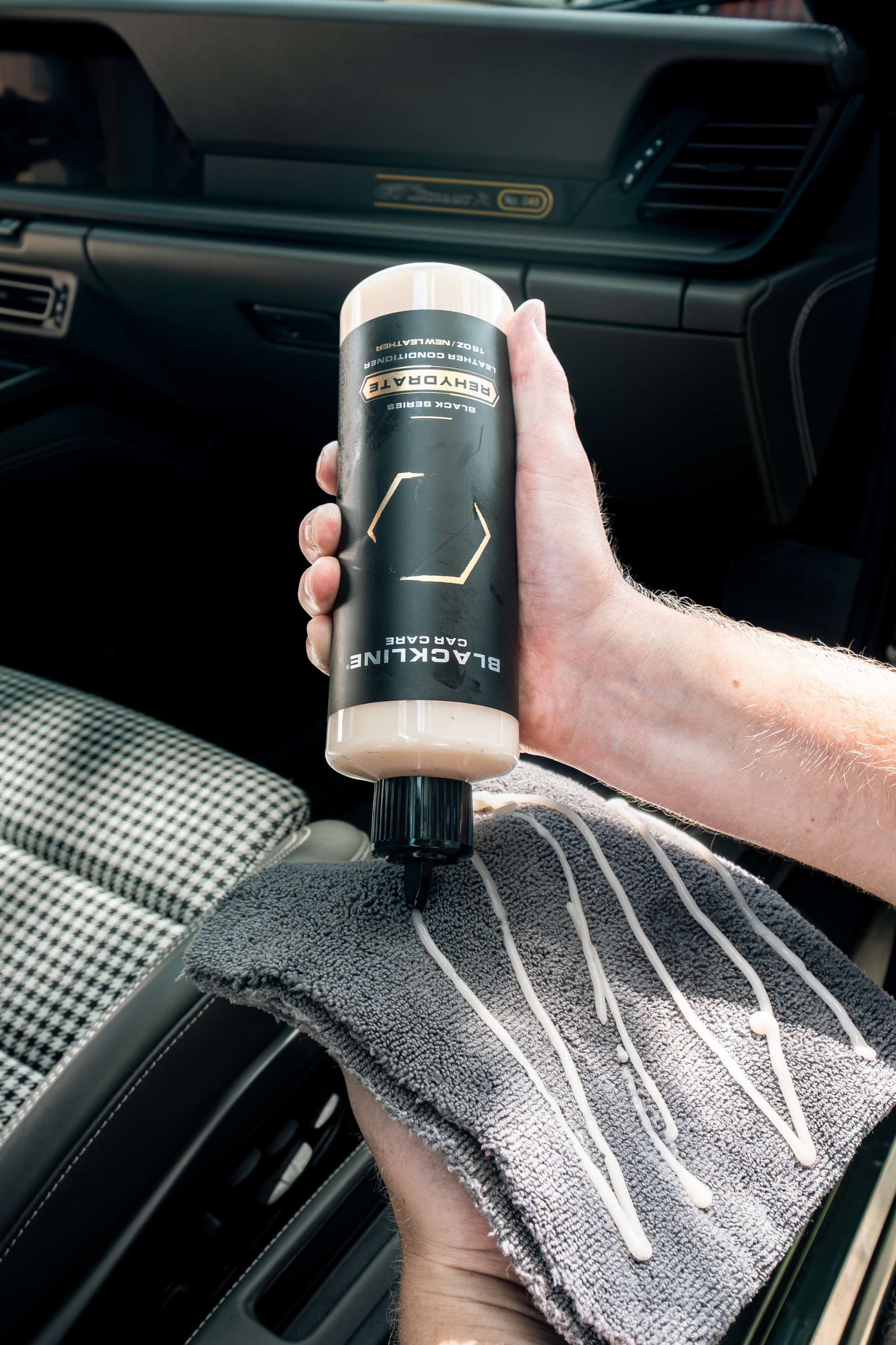 BLACKLINE® Rehydrate Leather Conditioner