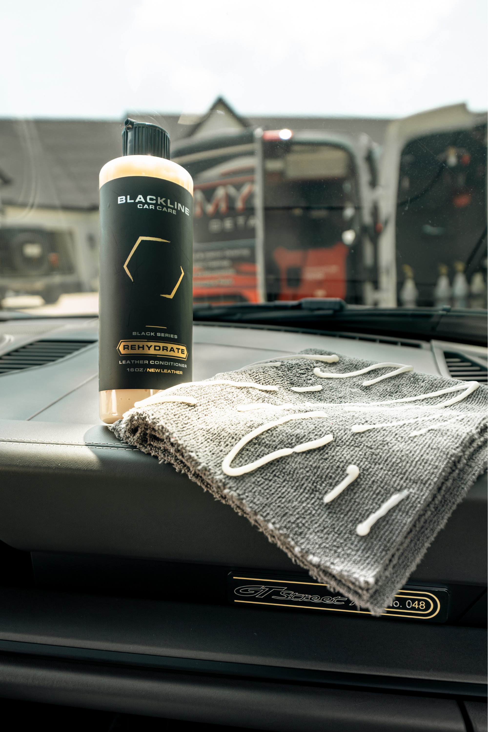 BLACKLINE® Rehydrate Leather Conditioner