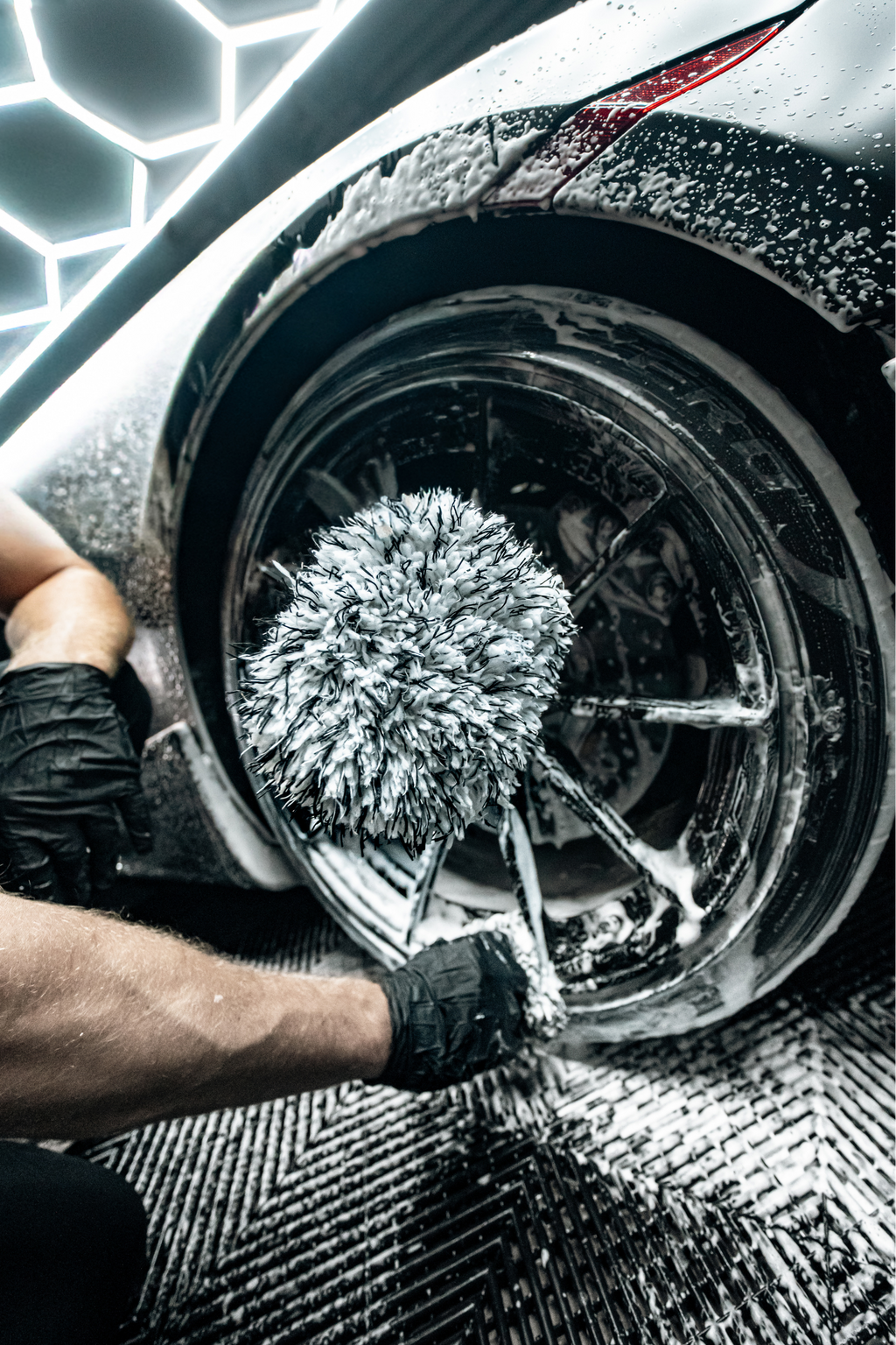 BLACKLINE® Microfiber Wheel Mitt